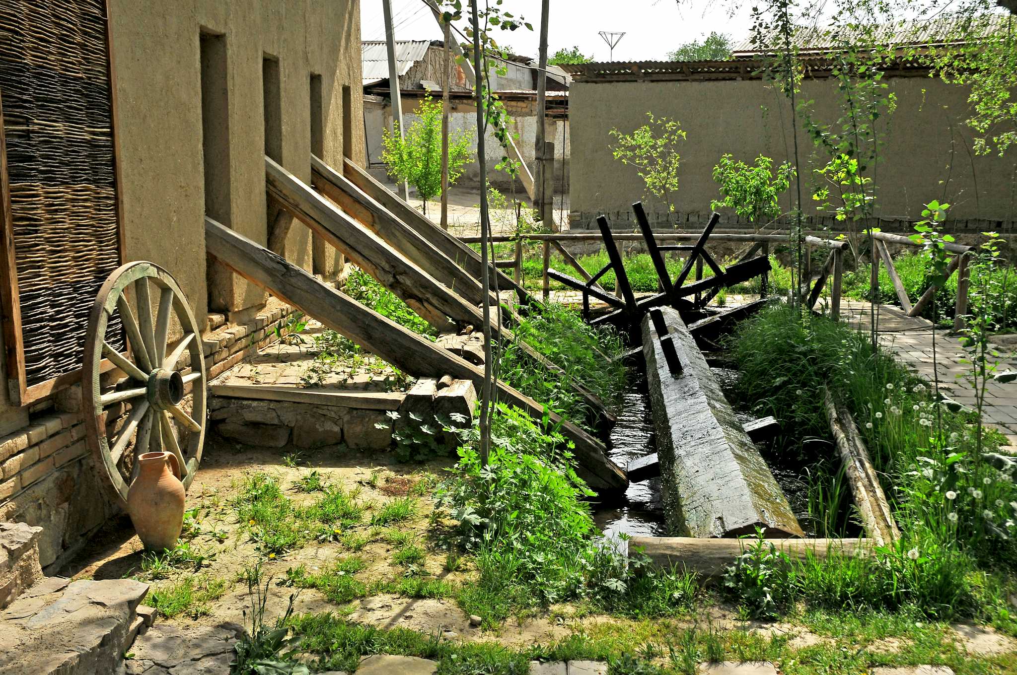 Pueblo de Konigil y Molino de Papel Meros