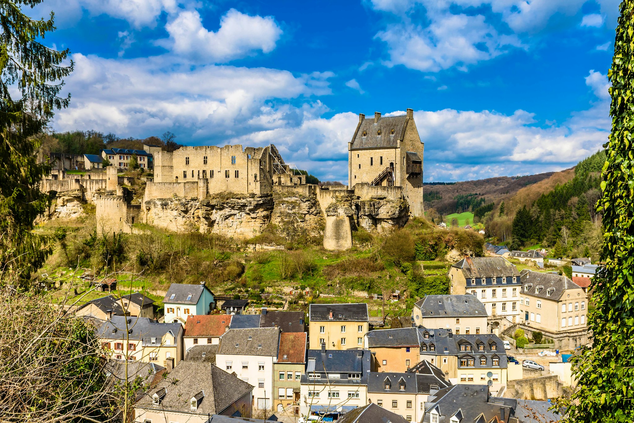 Luxembourg City to Larochette and Echternach: Day trip