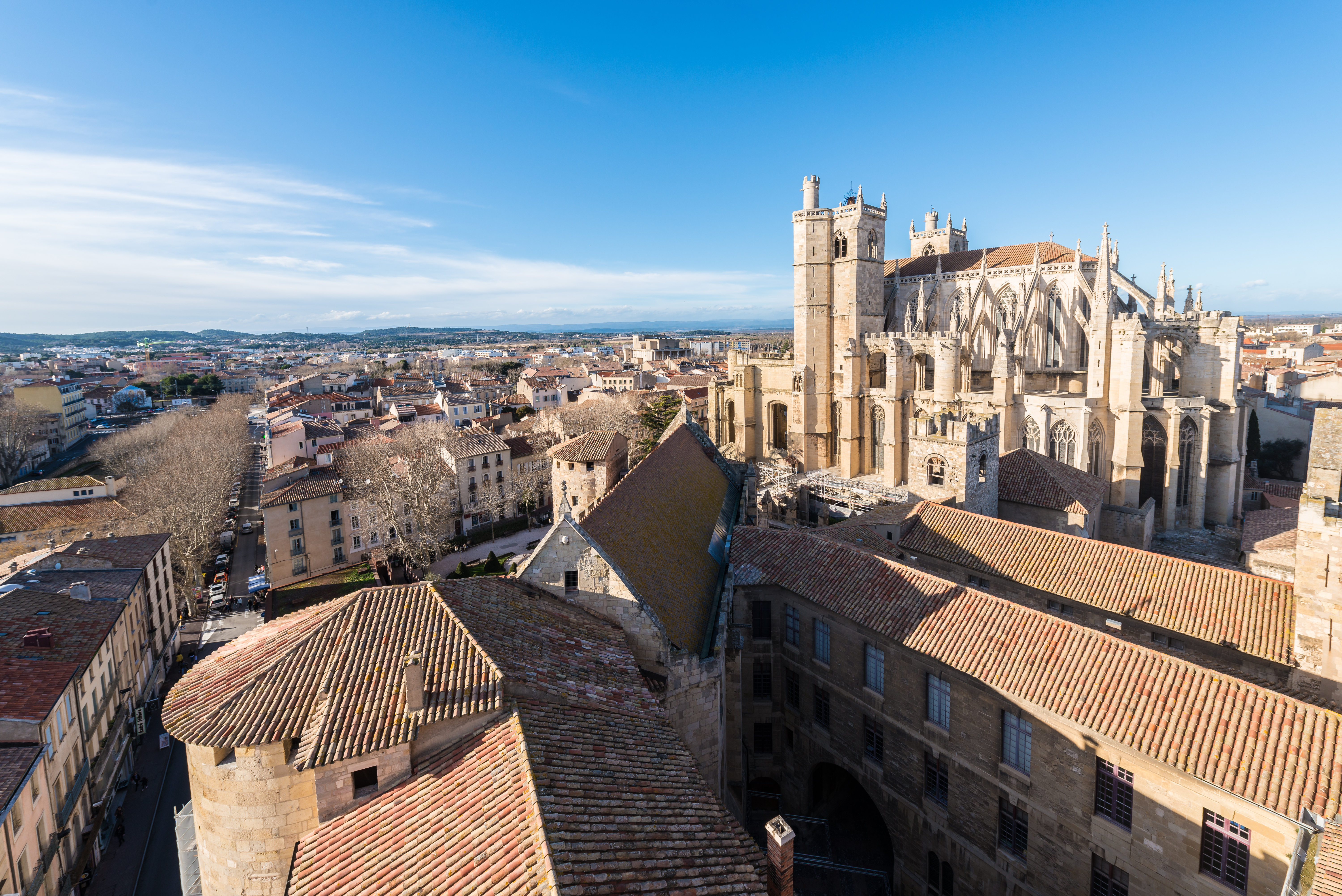 Barcelona to Narbonne from €65 Private Car Transfer in 3 Hours Daytrip