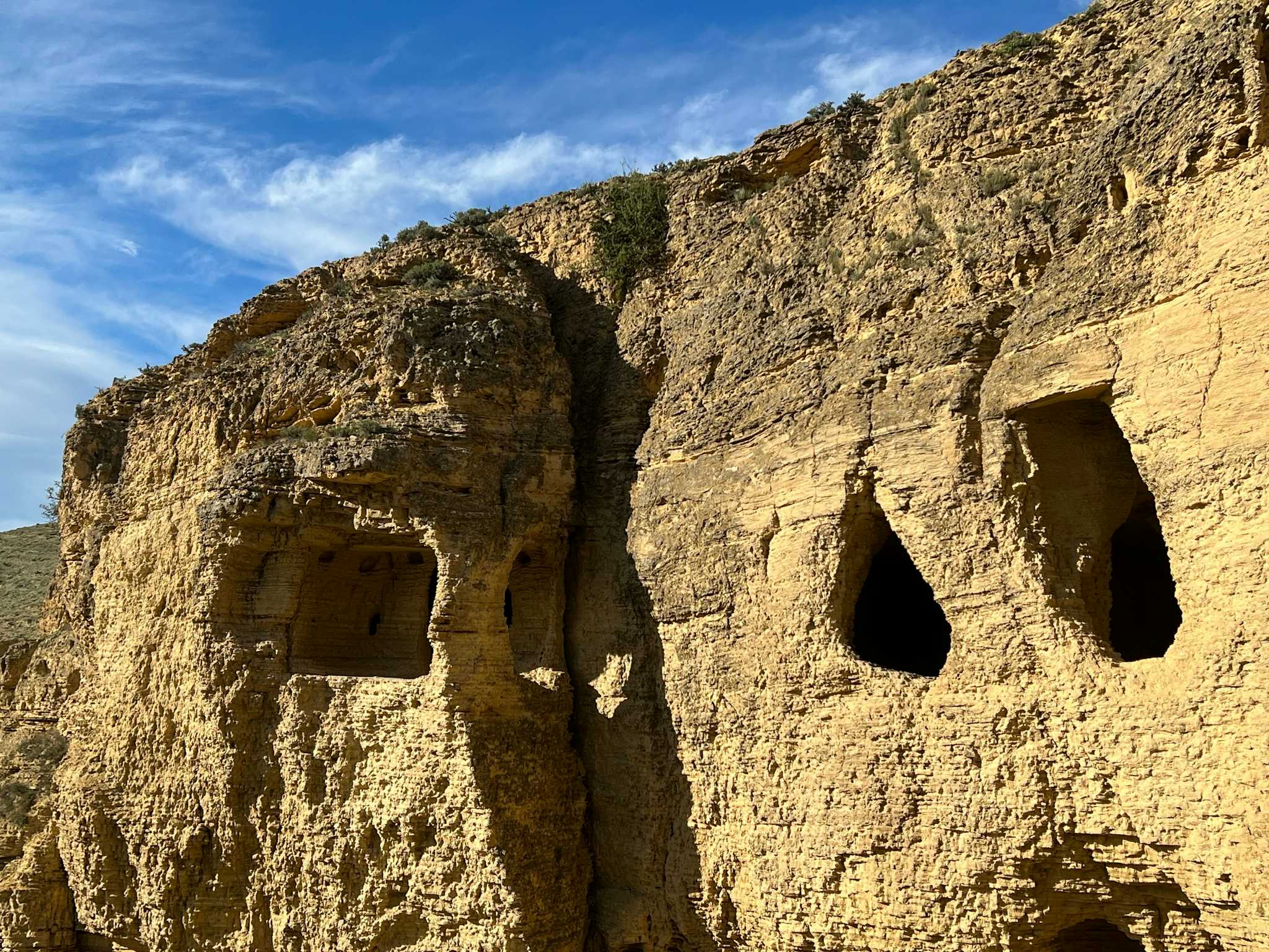 Grottes de Narimankend