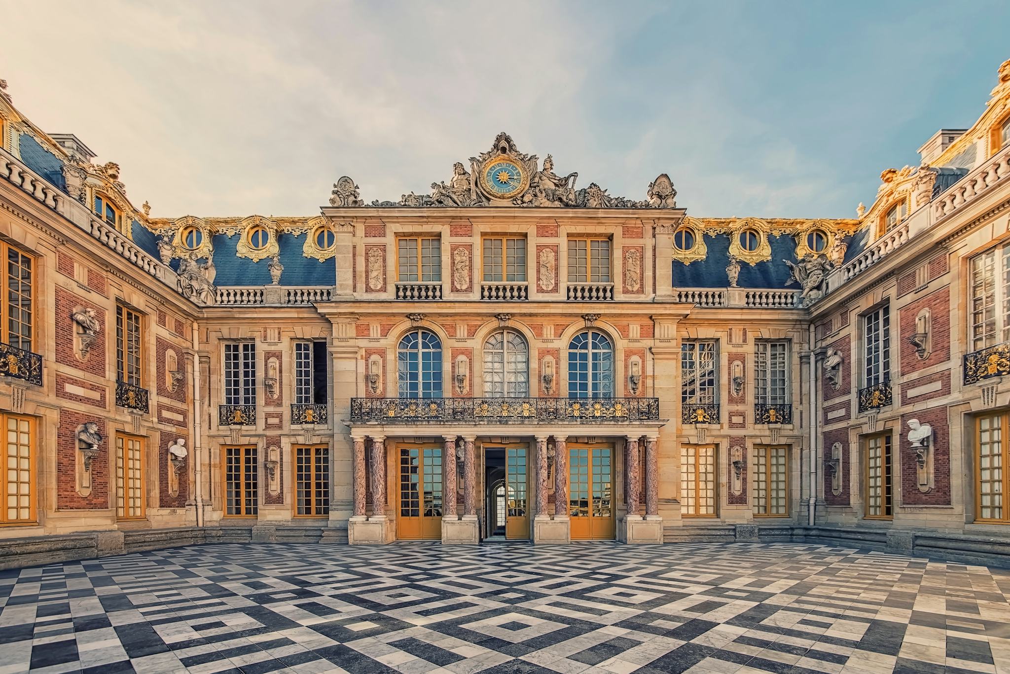 Paris-Charles de Gaulle to Versailles: Private day trip hero image