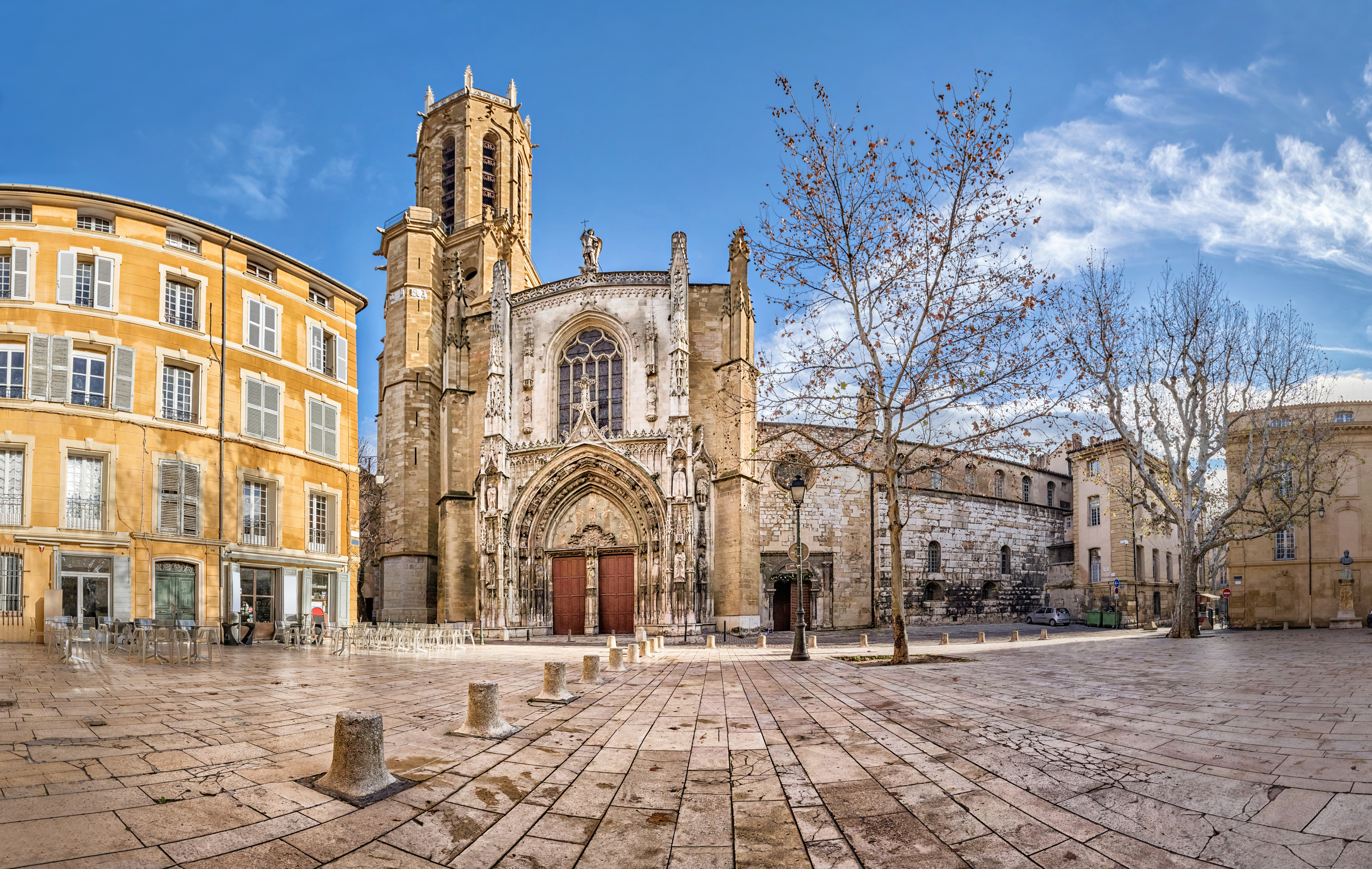 Nice to AixenProvence from €63  Private Car Transfer in 2 Hours