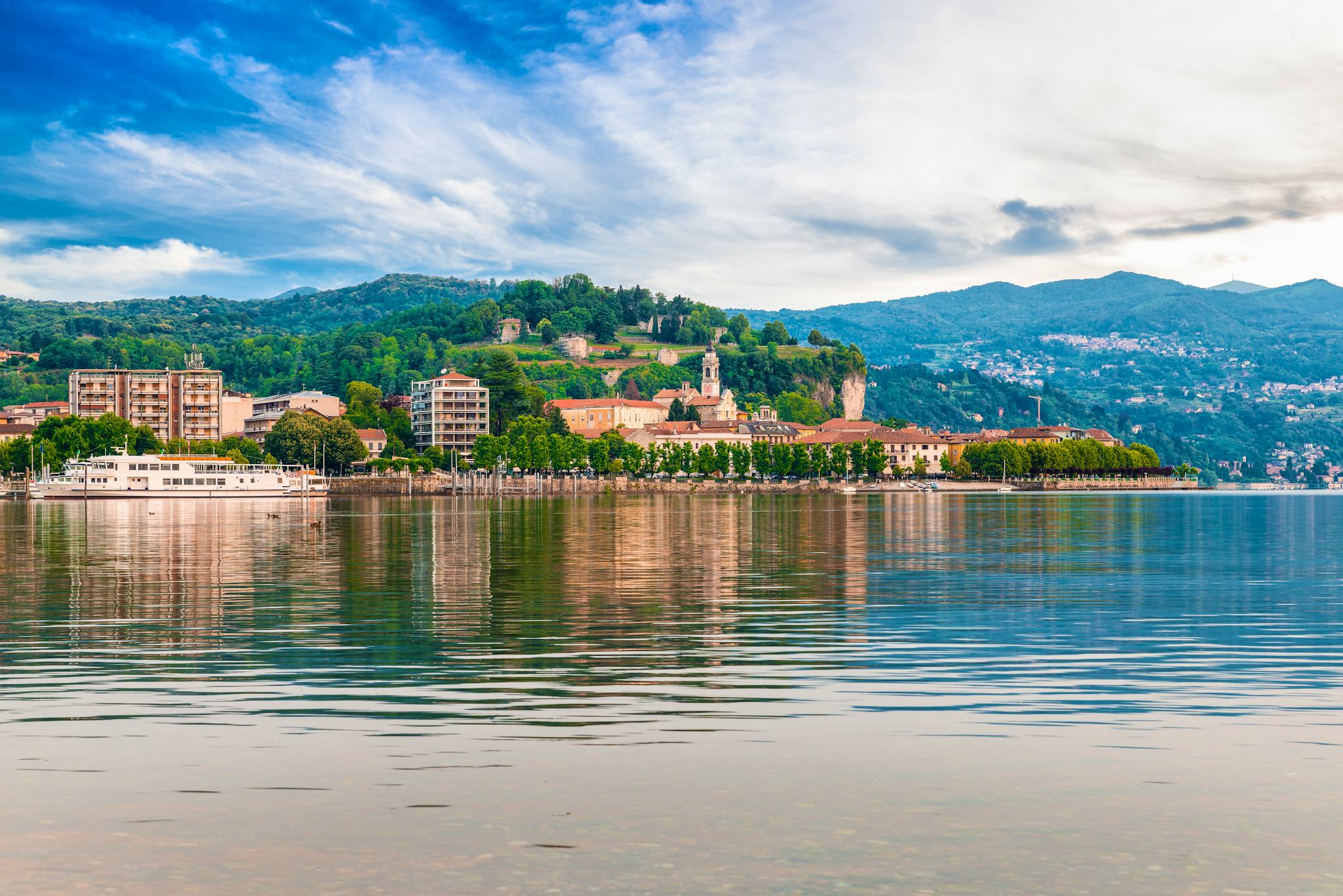 Malpensa Airport to Lake Maggiore: Private day trip