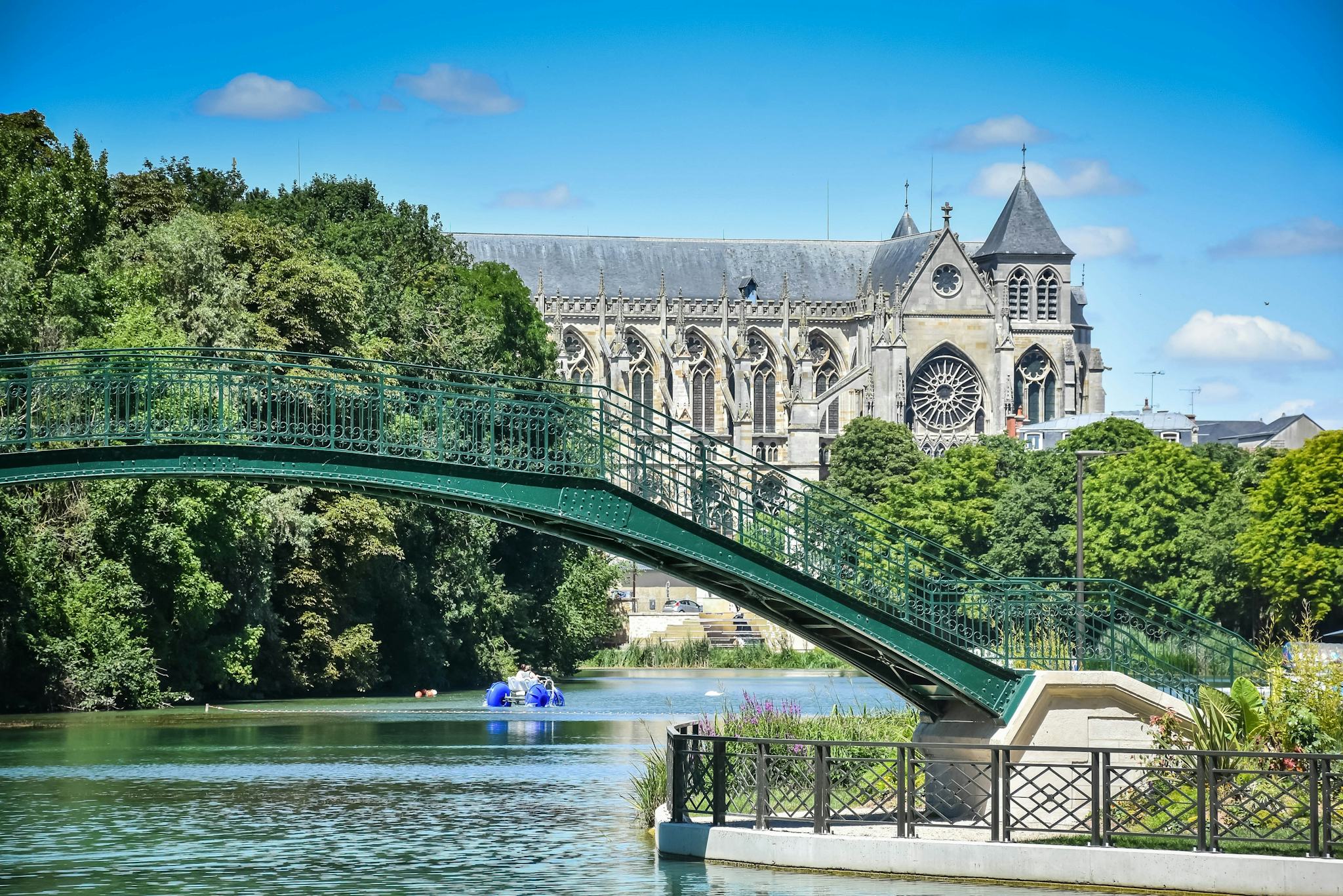 Reims to Chalons-en-Champagne and Sainte-Menehould: Day trip hero image