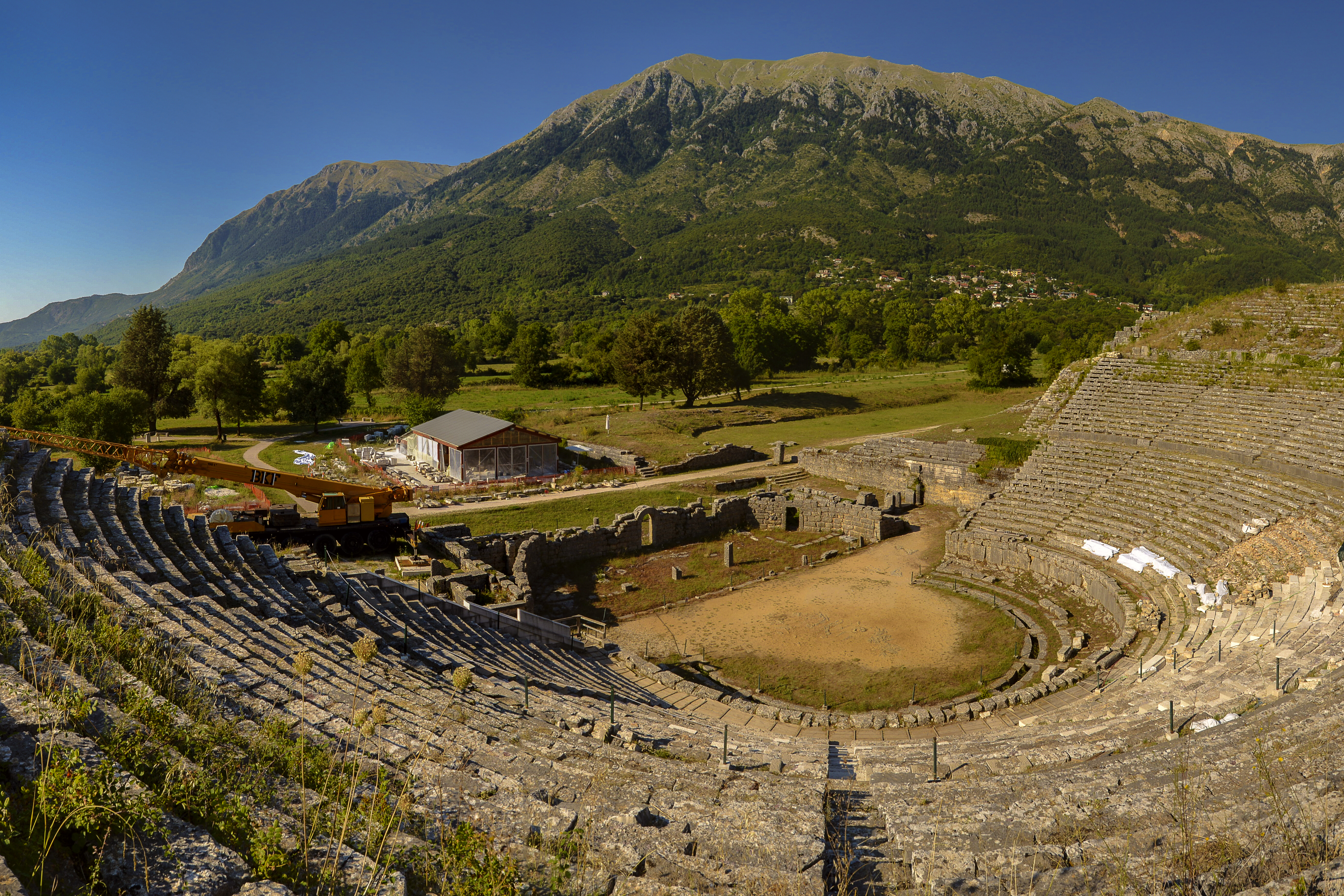 Discover Dodoni theatre Daytrip