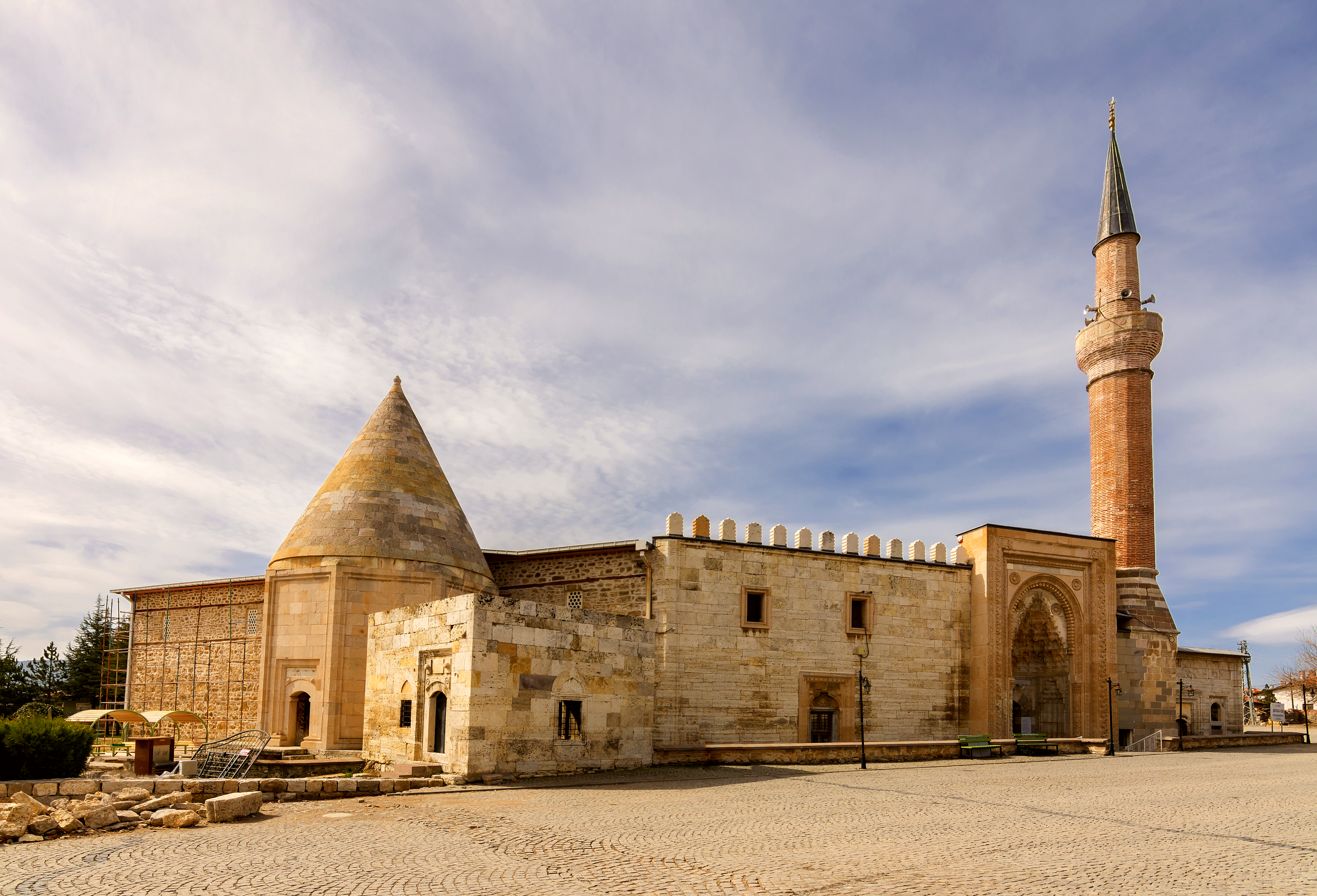 Discover Esrefoglu Mosque Daytrip