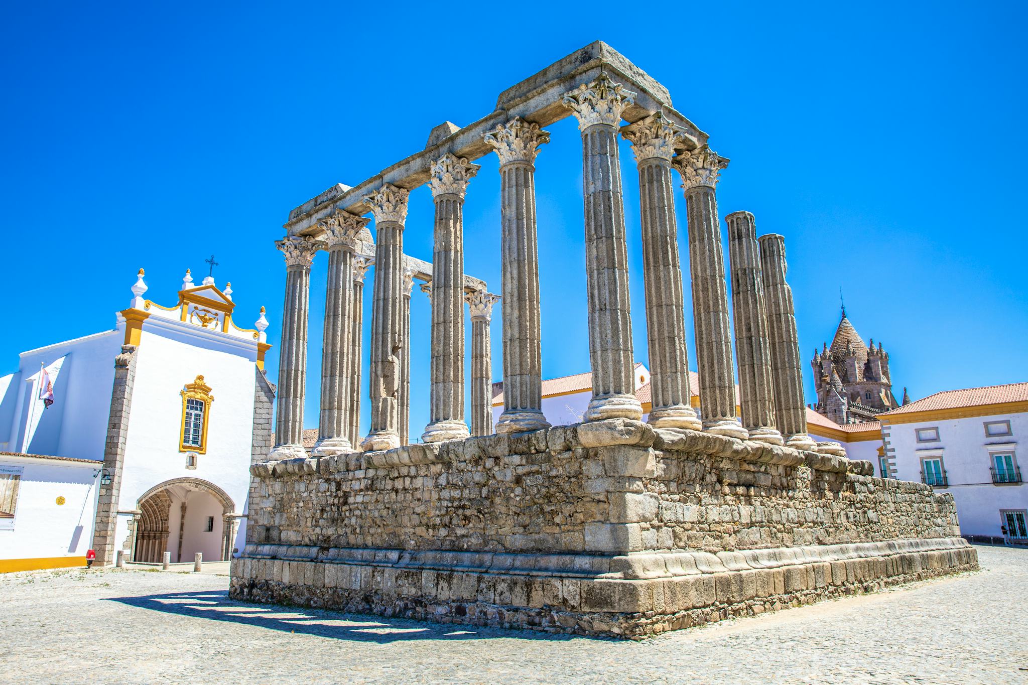 Sintra to Evora and Arraiolos: Private, guided full-day tour