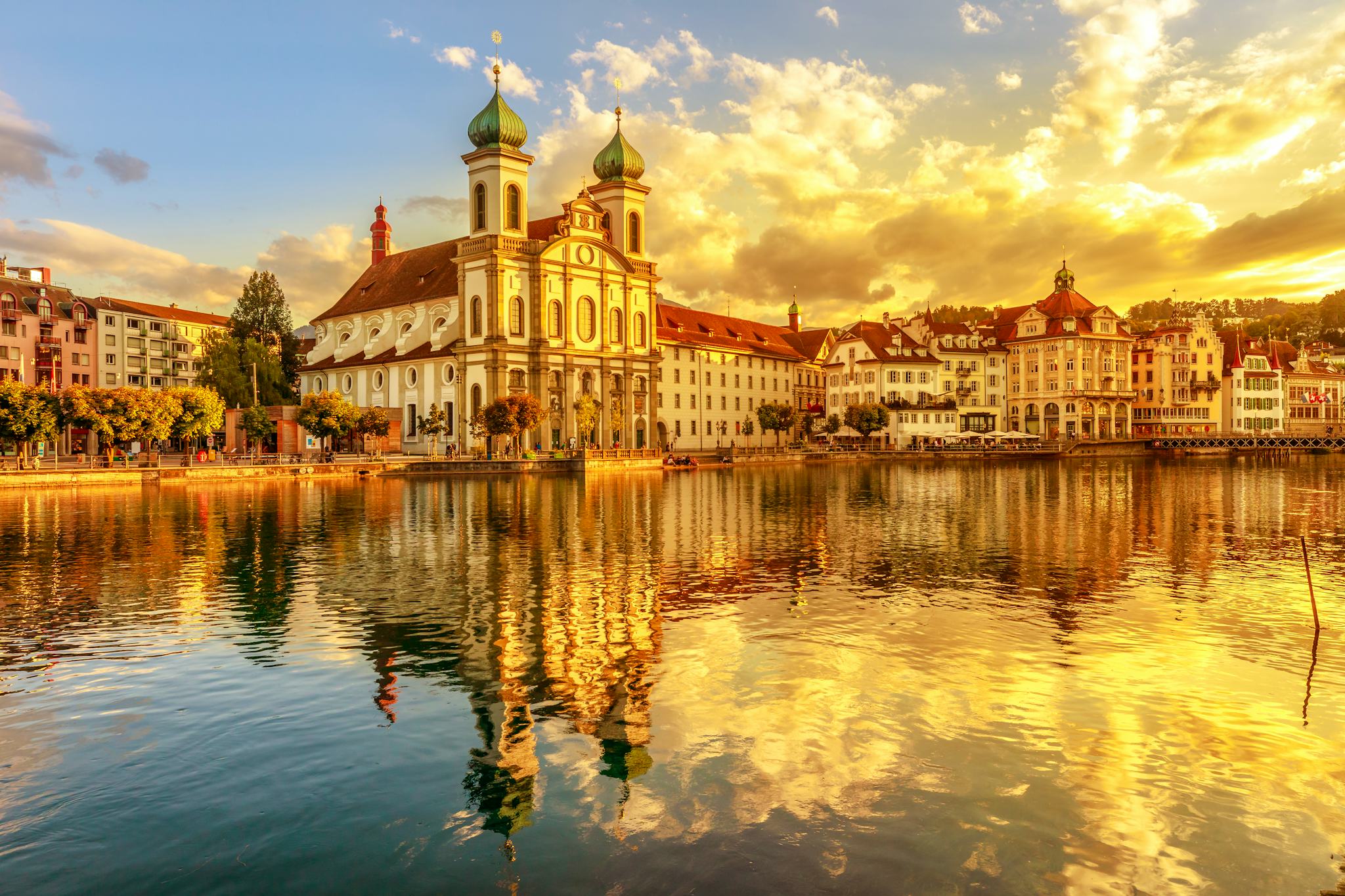 Basel to Lucerne and Interlaken: Private day trip