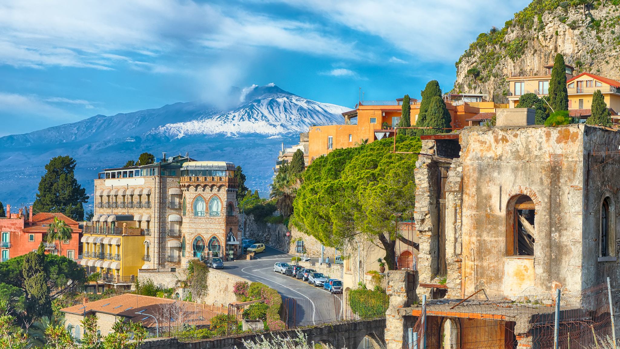 Catania to Mount Etna and Taormina: Private day trip