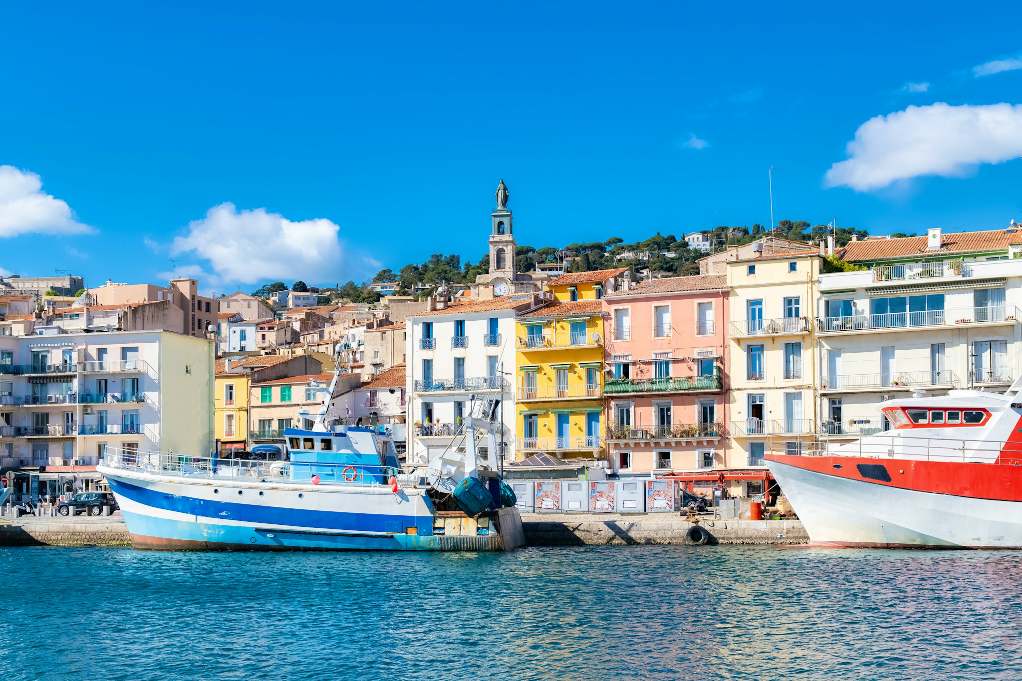 Montpellier to Sete and Fontfroide Abbey: Day trip