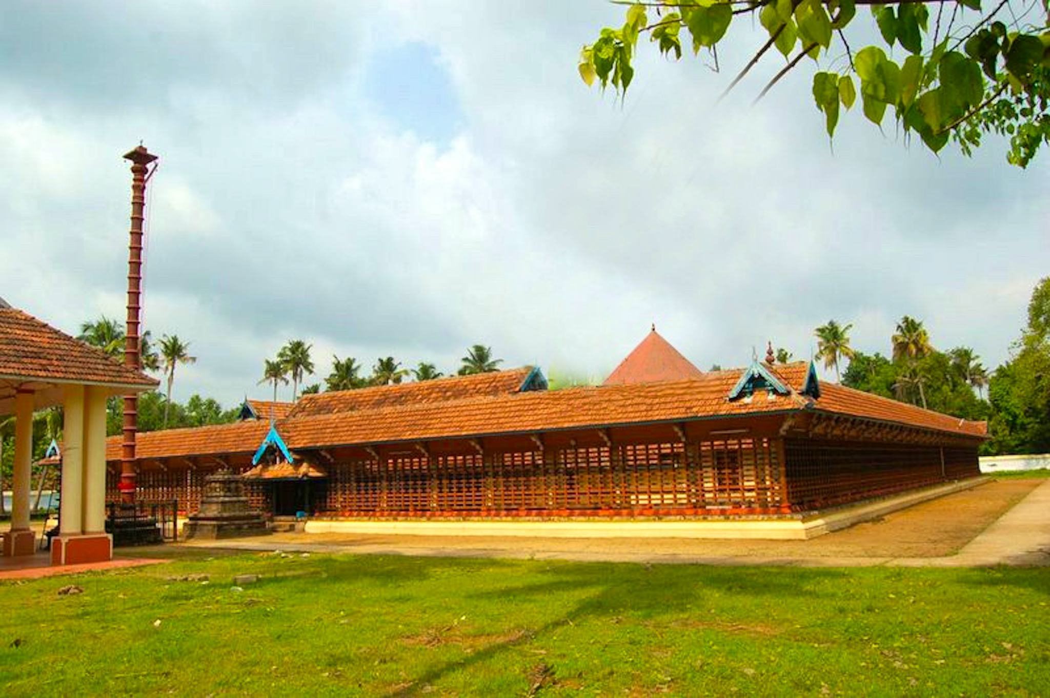 Thirumoozhikkulam Sree Lakshmana Perumal Tempel