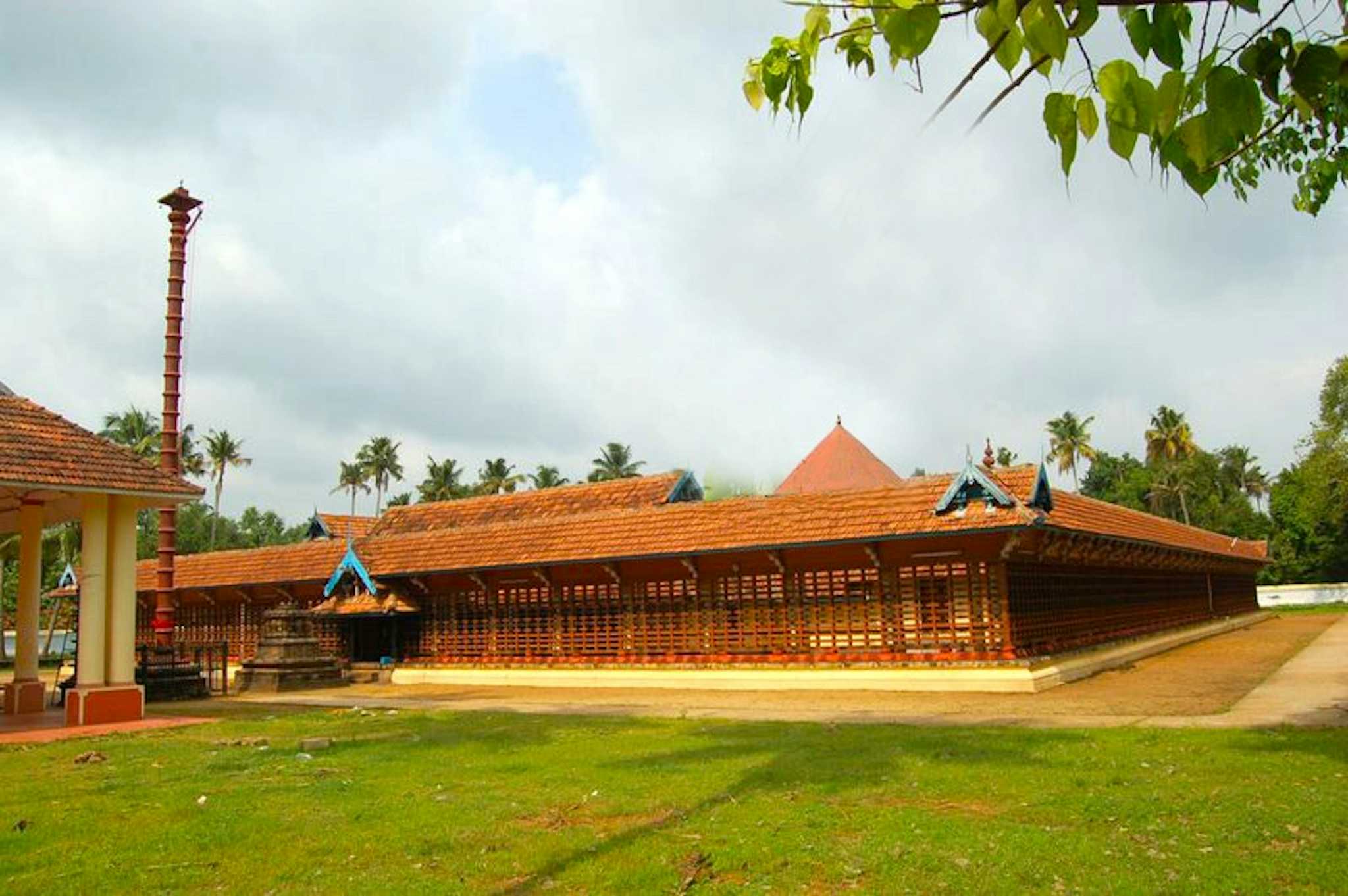 Thirumoozhikkulam Sree Lakshmana Perumal Temple