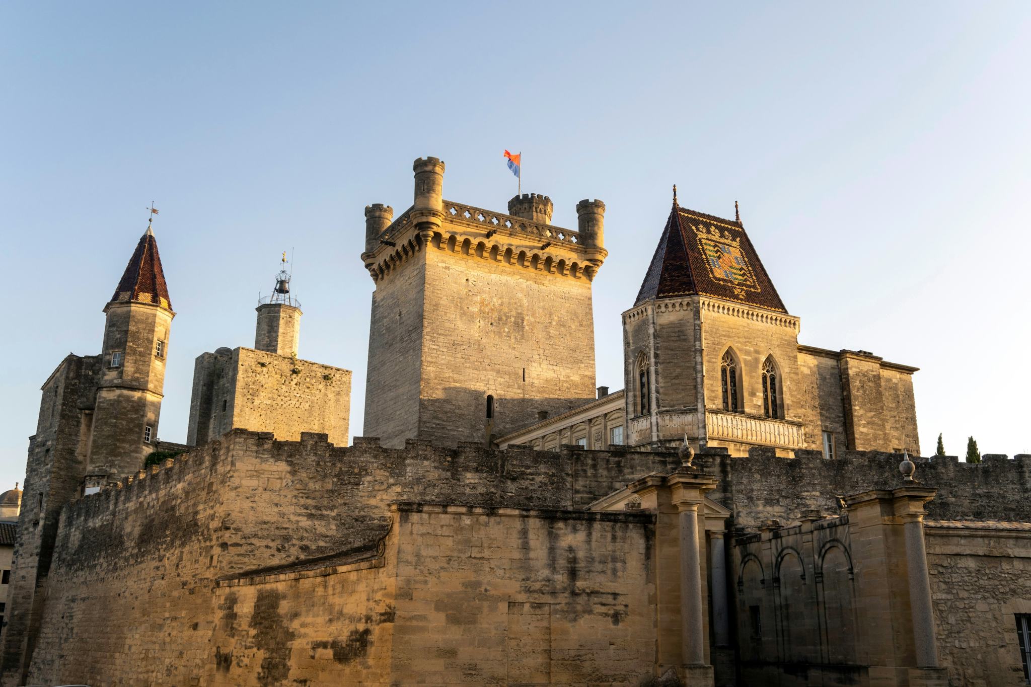 Uzes