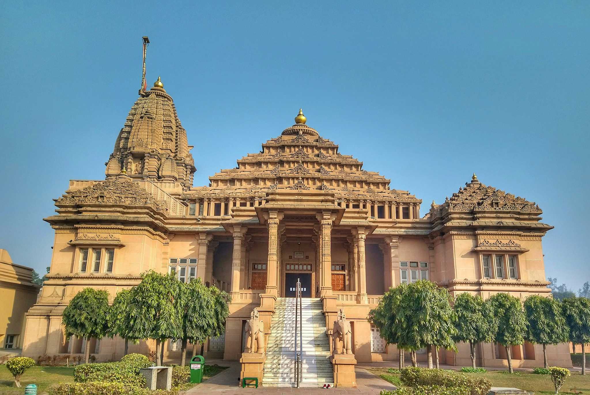 Vallabh Smarak Jain Mandir